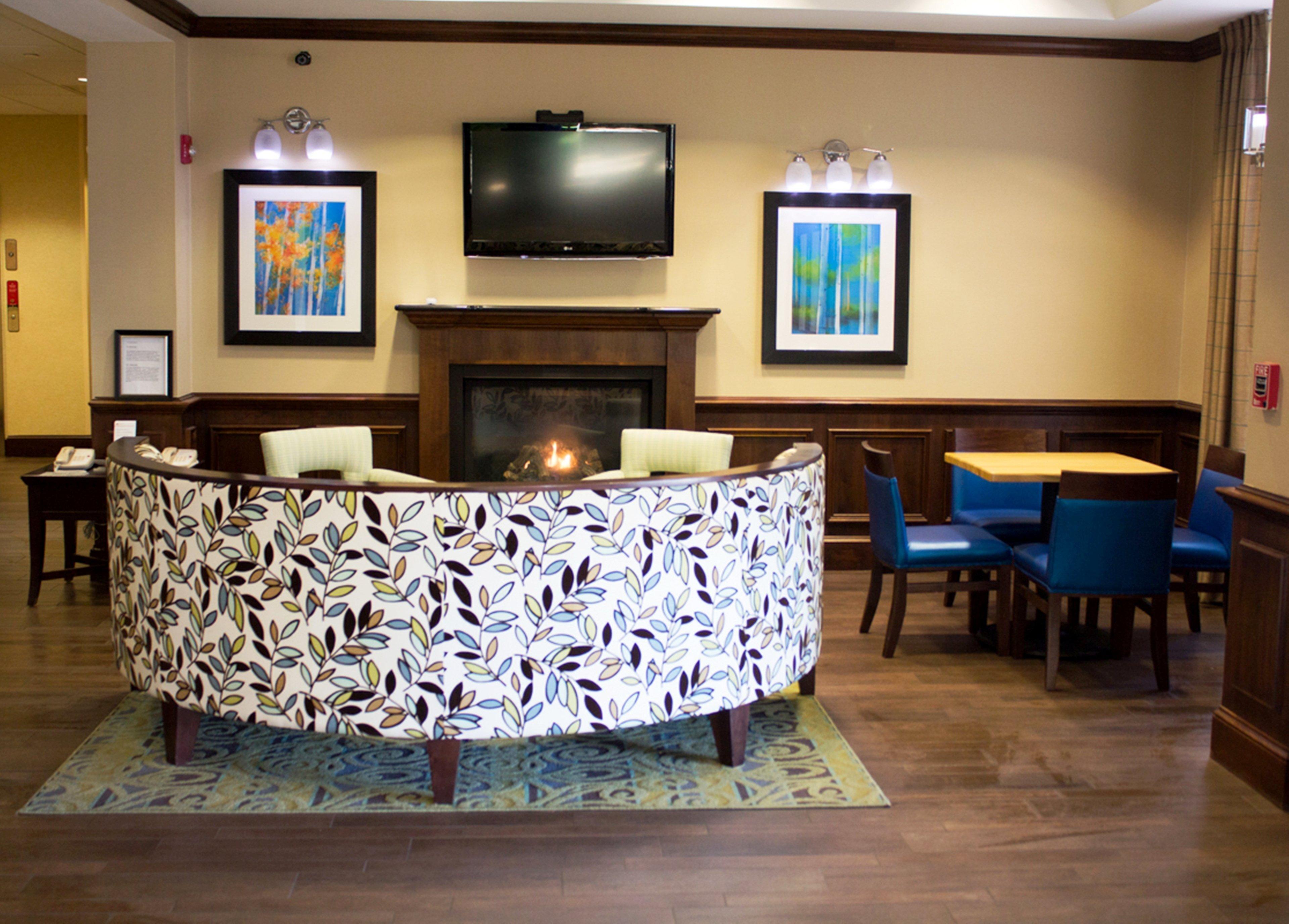 Holiday Inn Express West Jefferson By Ihg Екстериор снимка