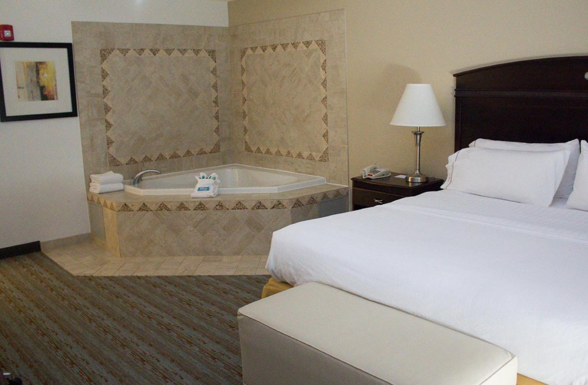 Holiday Inn Express West Jefferson By Ihg Екстериор снимка