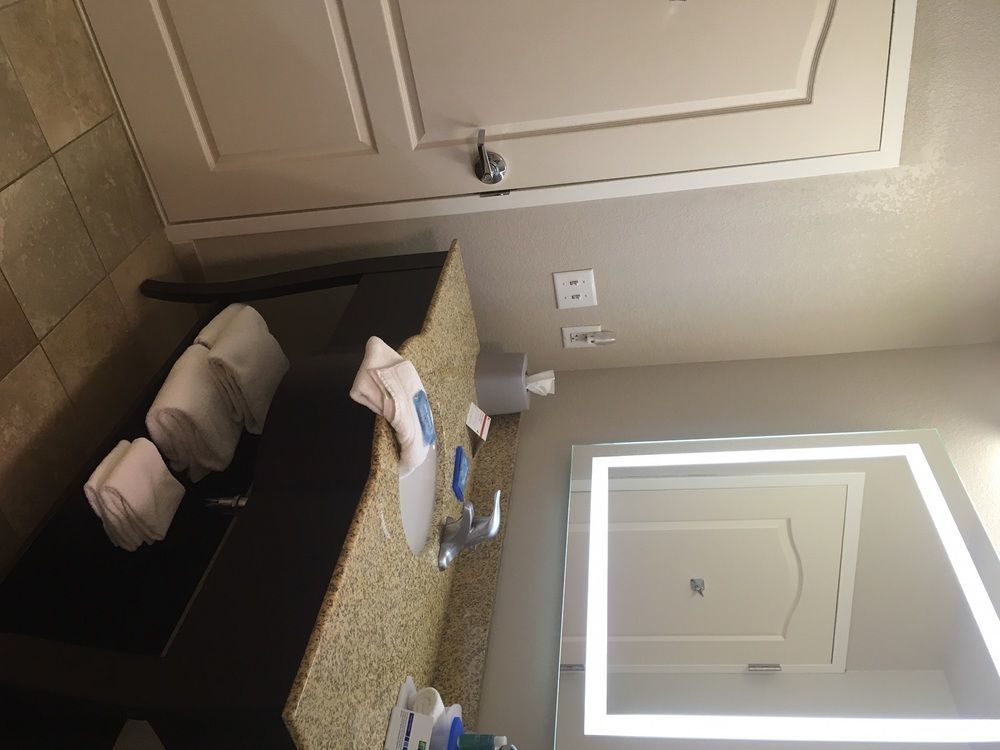 Holiday Inn Express West Jefferson By Ihg Екстериор снимка