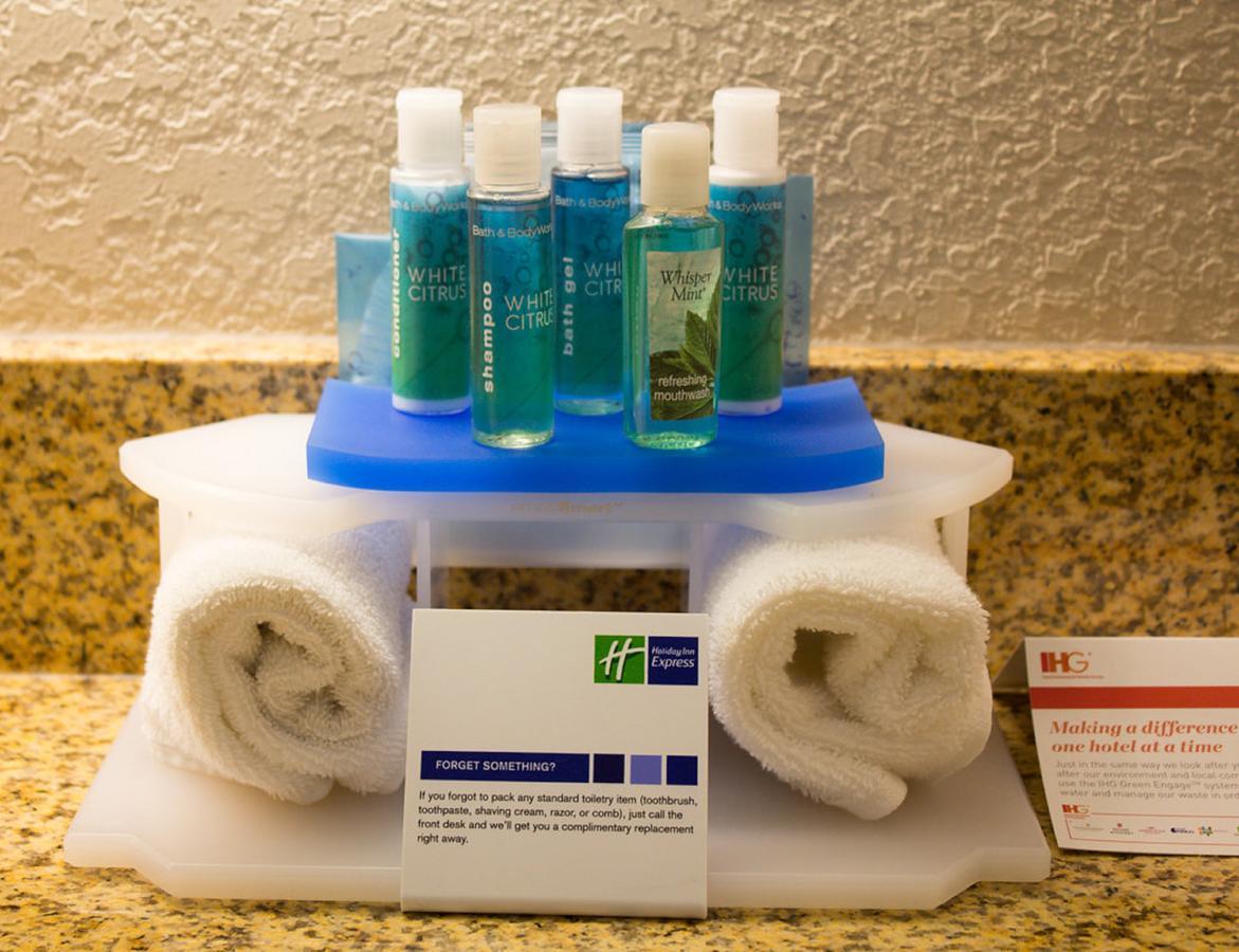 Holiday Inn Express West Jefferson By Ihg Екстериор снимка