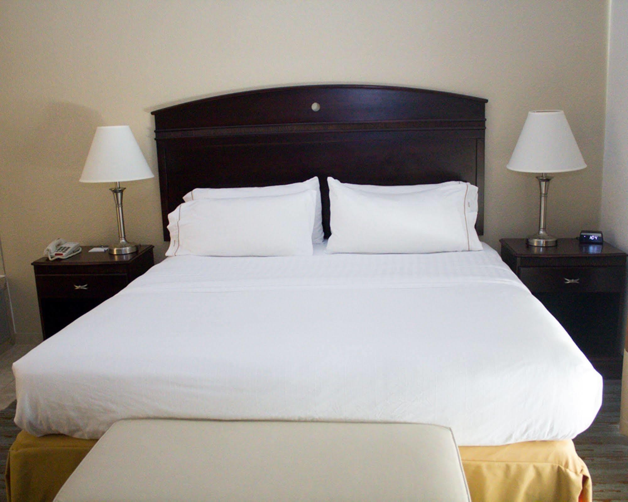 Holiday Inn Express West Jefferson By Ihg Екстериор снимка