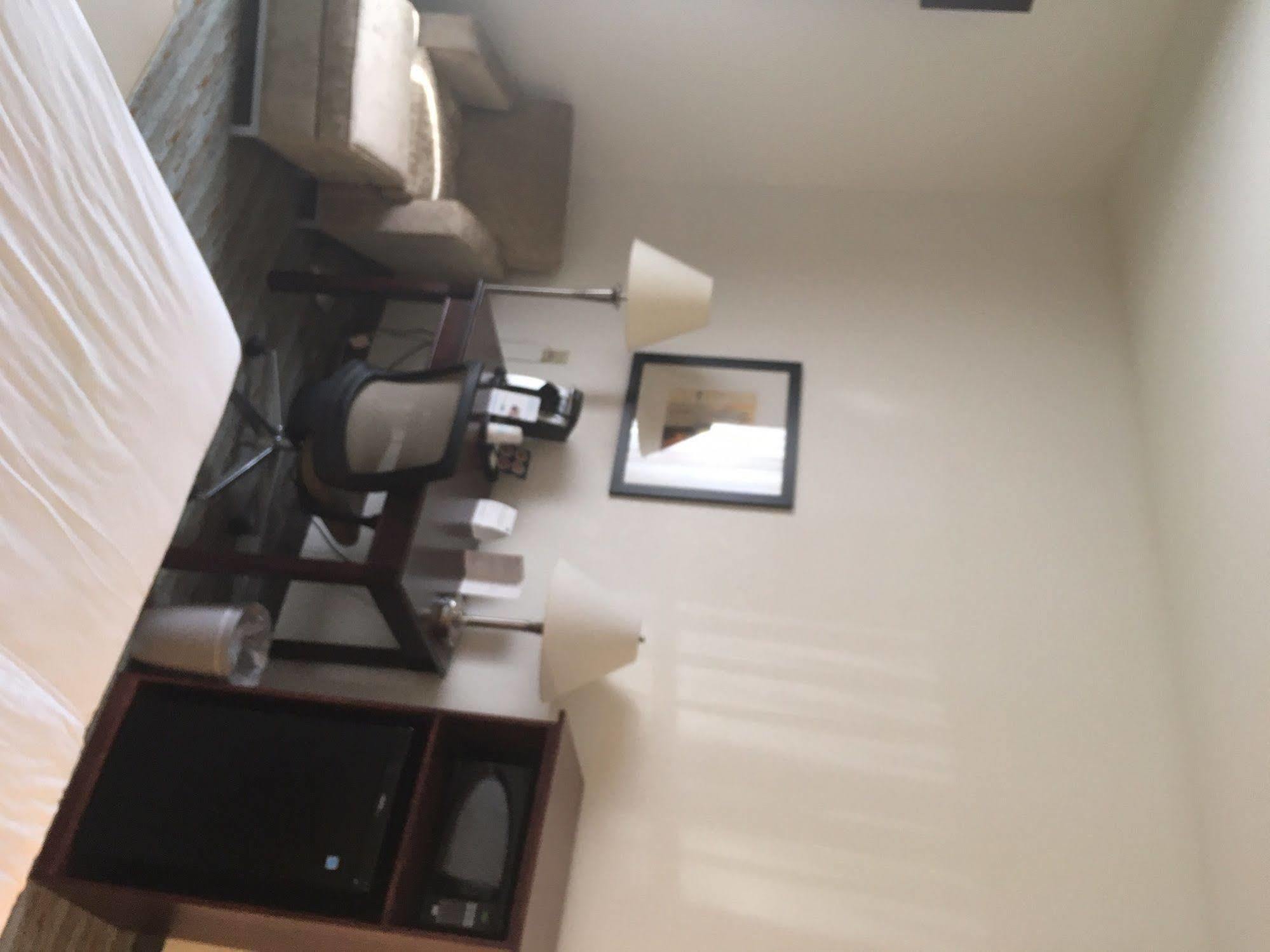 Holiday Inn Express West Jefferson By Ihg Екстериор снимка
