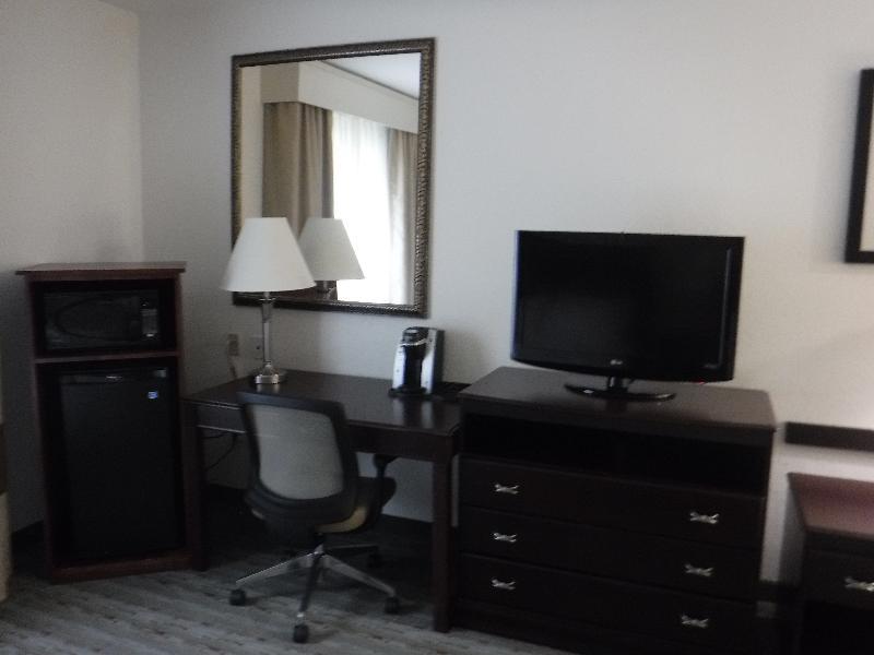 Holiday Inn Express West Jefferson By Ihg Екстериор снимка