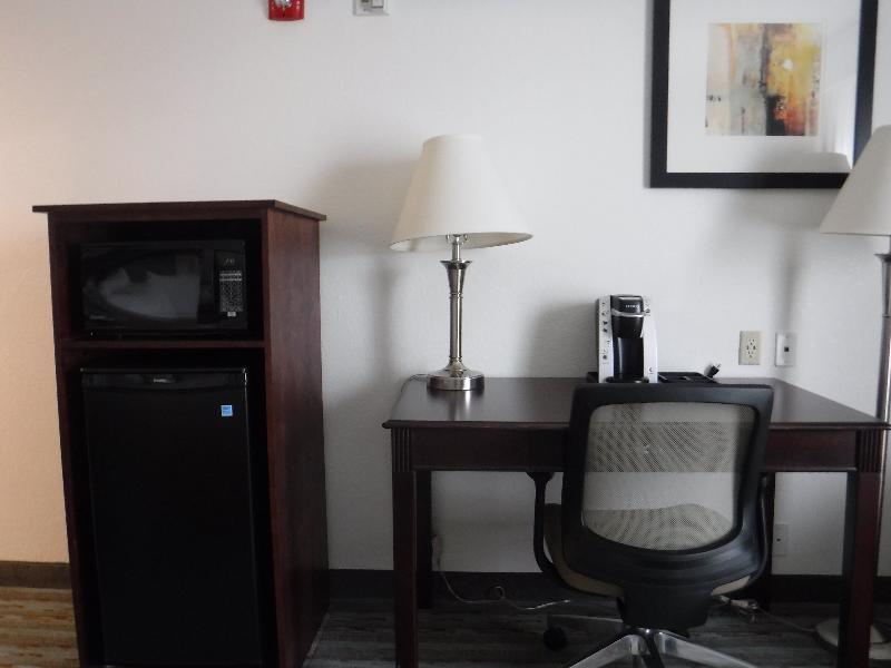 Holiday Inn Express West Jefferson By Ihg Екстериор снимка